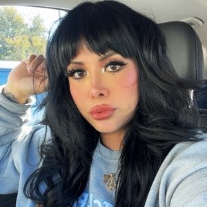 Meet your Posher, Desiree